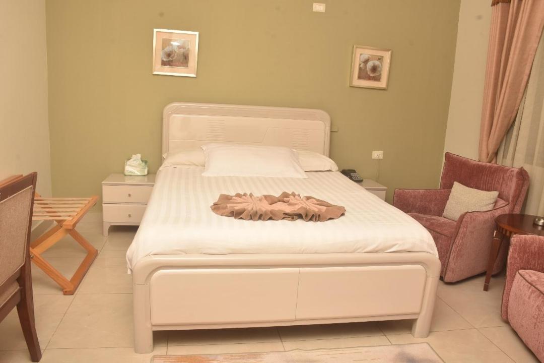 Crown Hotel จูบา ภายนอก รูปภาพ