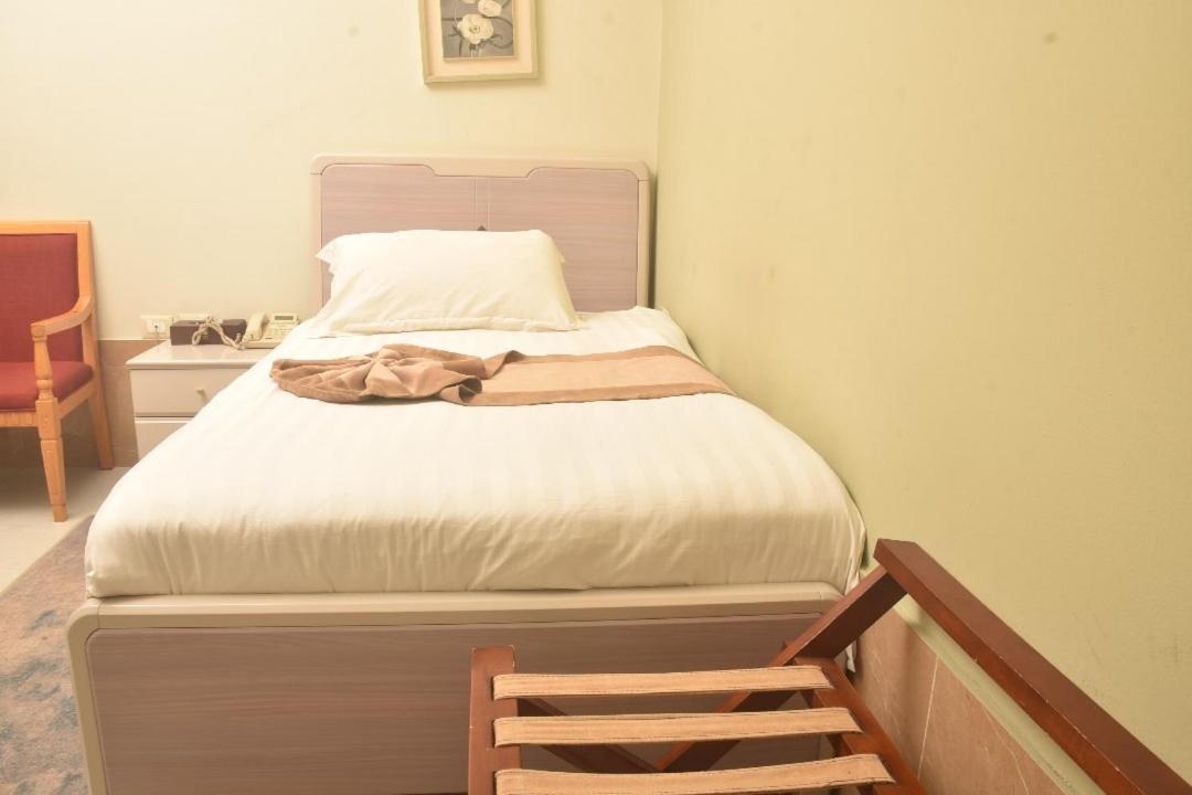 Crown Hotel จูบา ภายนอก รูปภาพ
